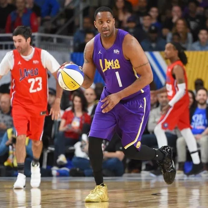 众上演了一 众上演了一